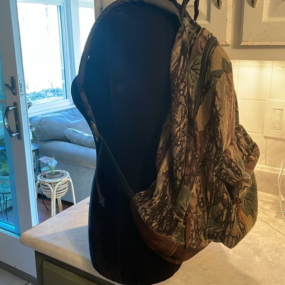 Gander Mountain hunting backpack & hat - Picture 3 of 8